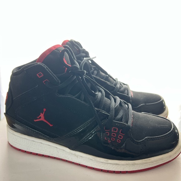Nike Jordan 1 Flight (Black & Red) Size US Men 5.5 Y - Picture 2 of 6